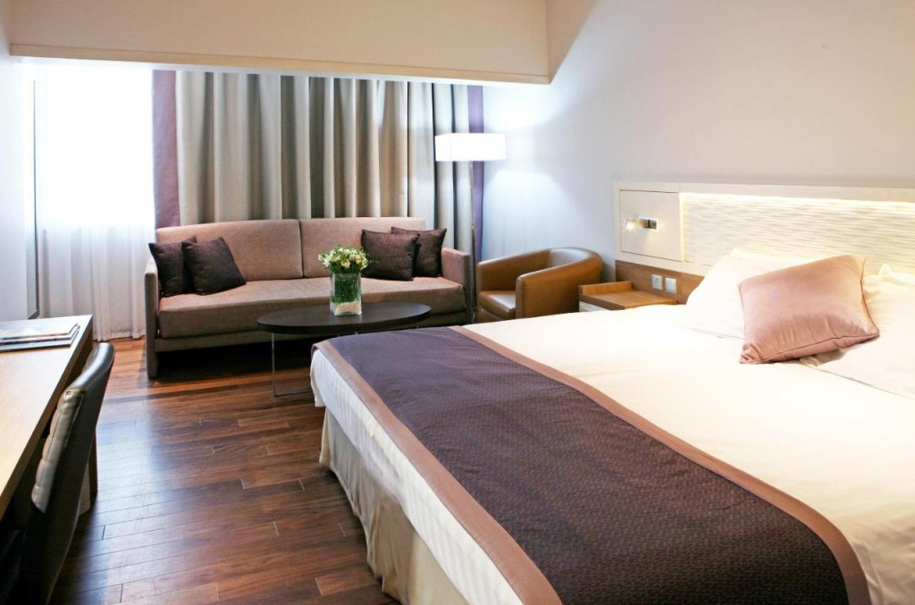 CROWN PLAZA