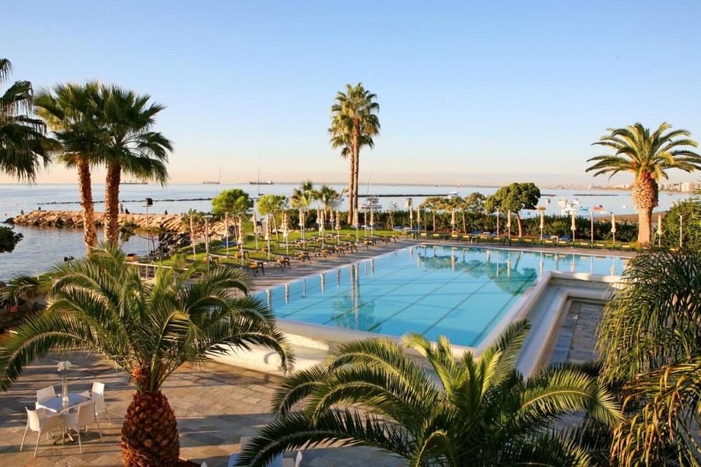 CROWN PLAZA