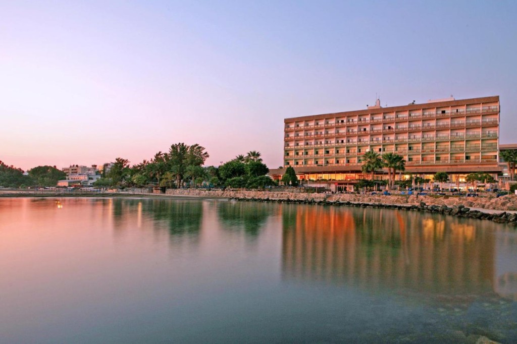 CROWN PLAZA