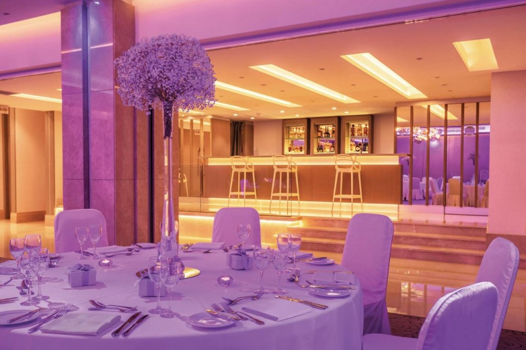 CROWN PLAZA