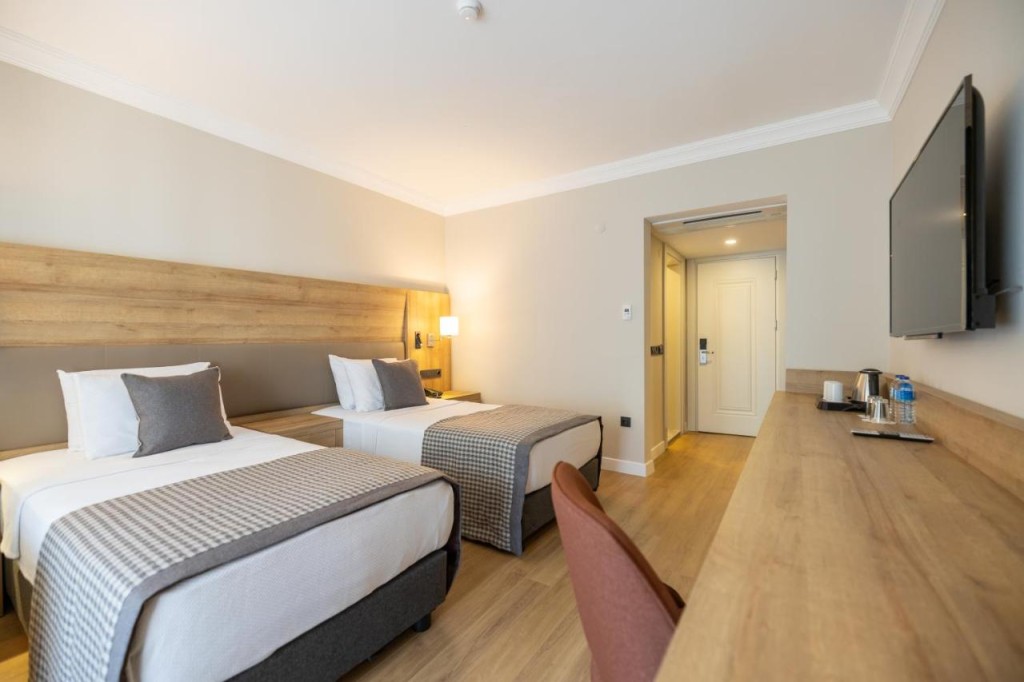 PROXIMA HOTEL