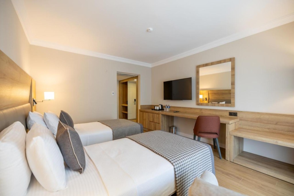 PROXIMA HOTEL