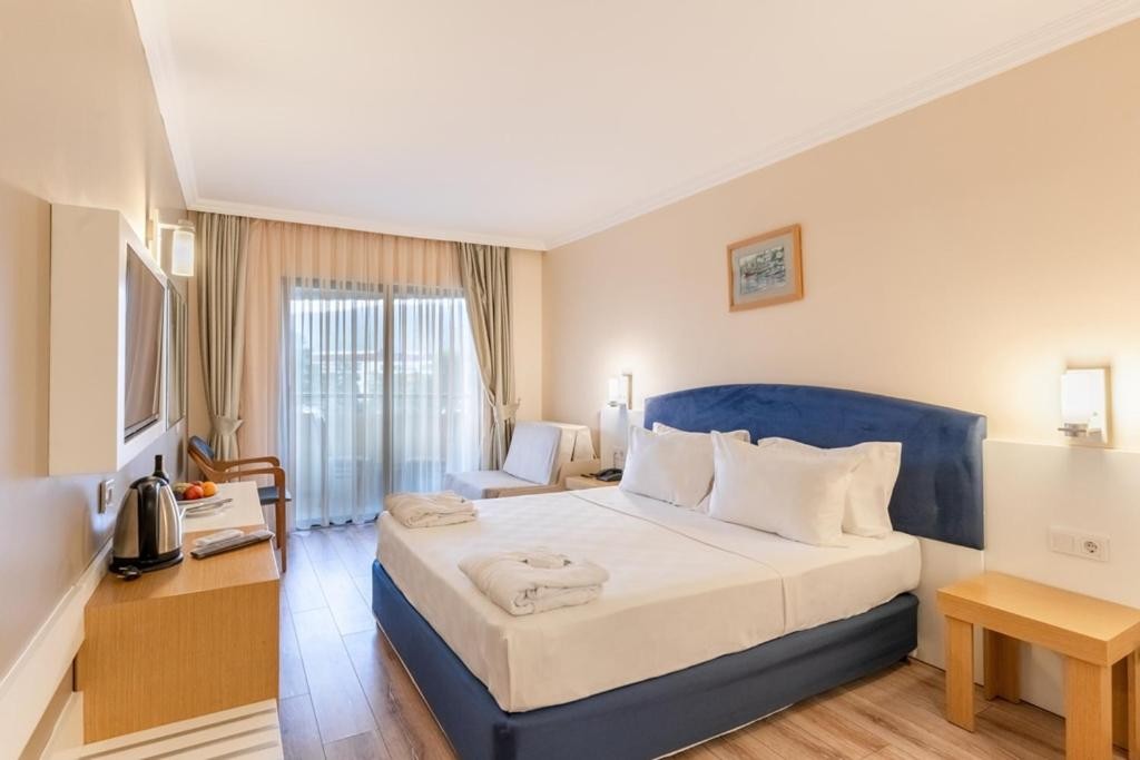LANCORA BEACH HOTEL