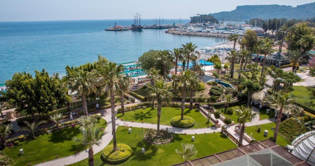 LANCORA BEACH HOTEL