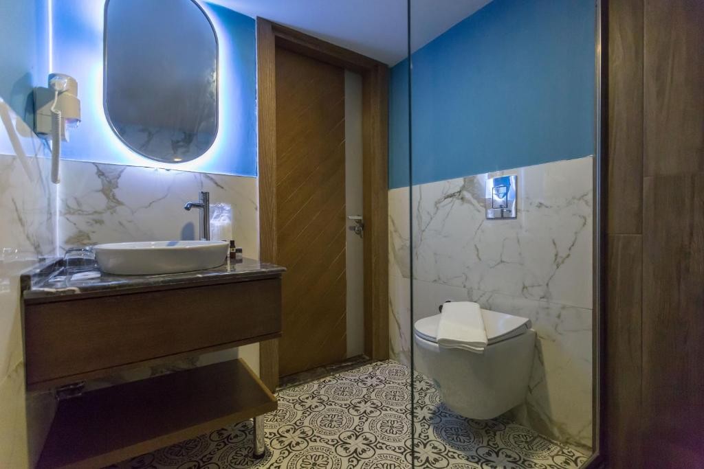 RISUS BEACH RESORT HOTEL