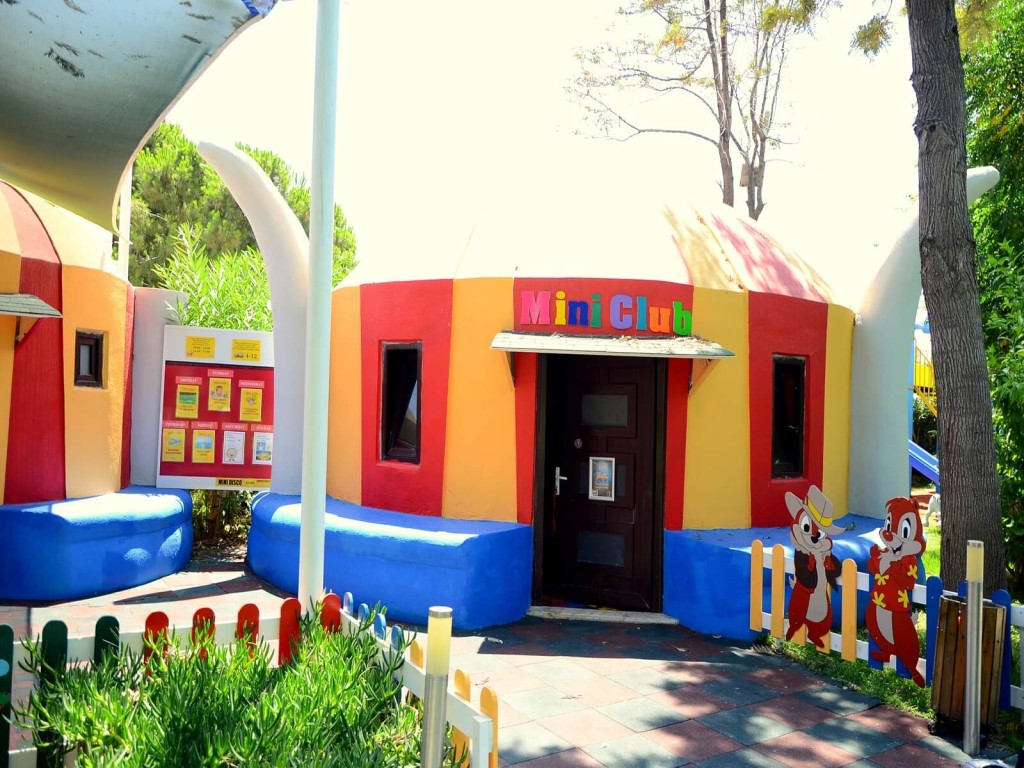 INSULA RESORT