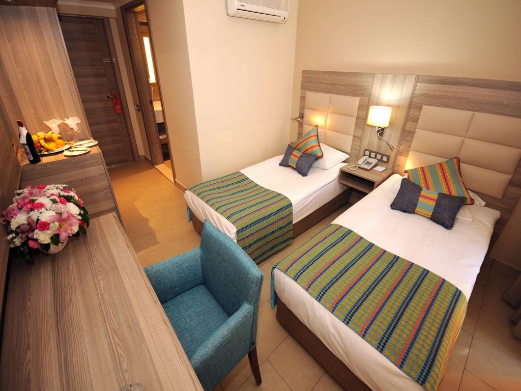 INSULA RESORT