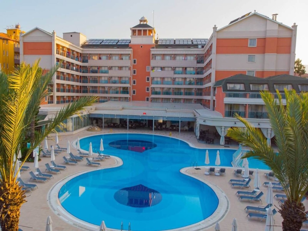 INSULA RESORT