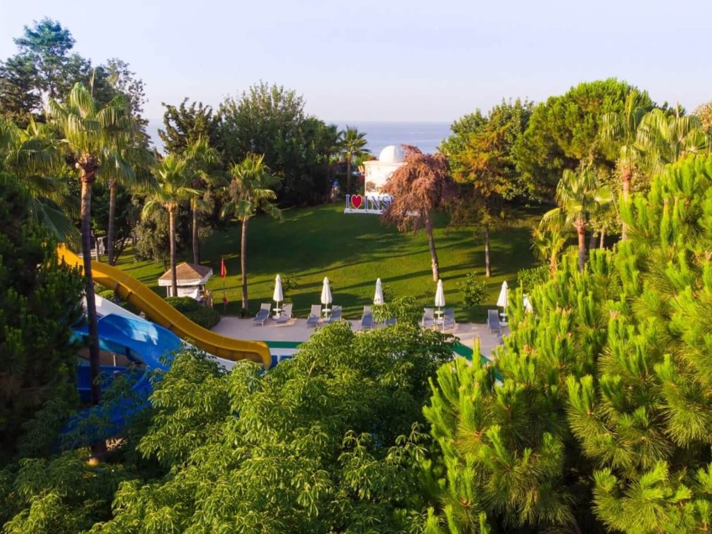 INSULA RESORT