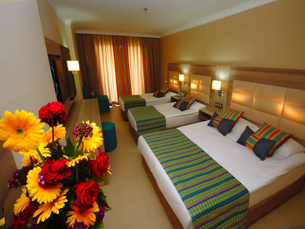 INSULA RESORT