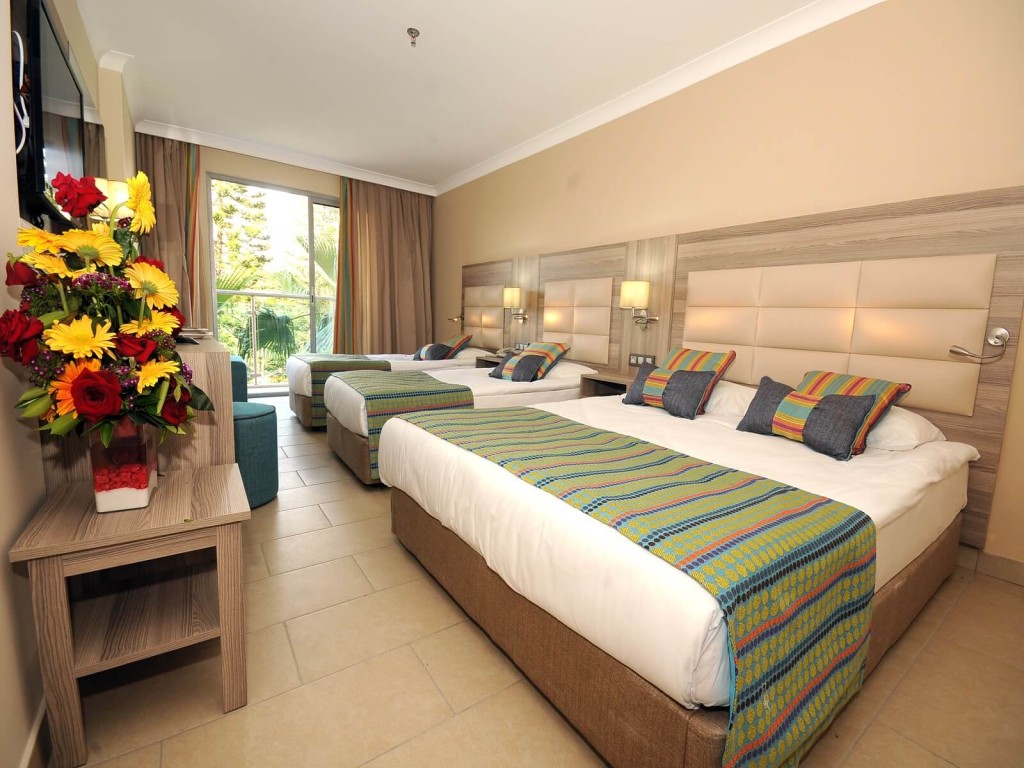 INSULA RESORT