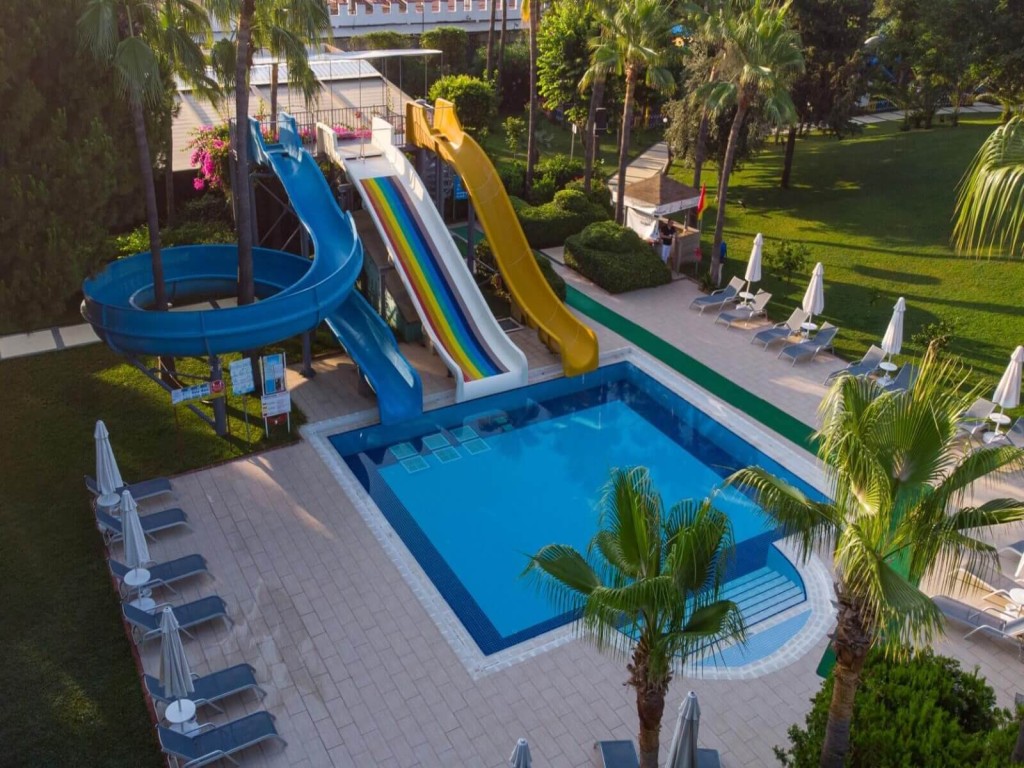 INSULA RESORT