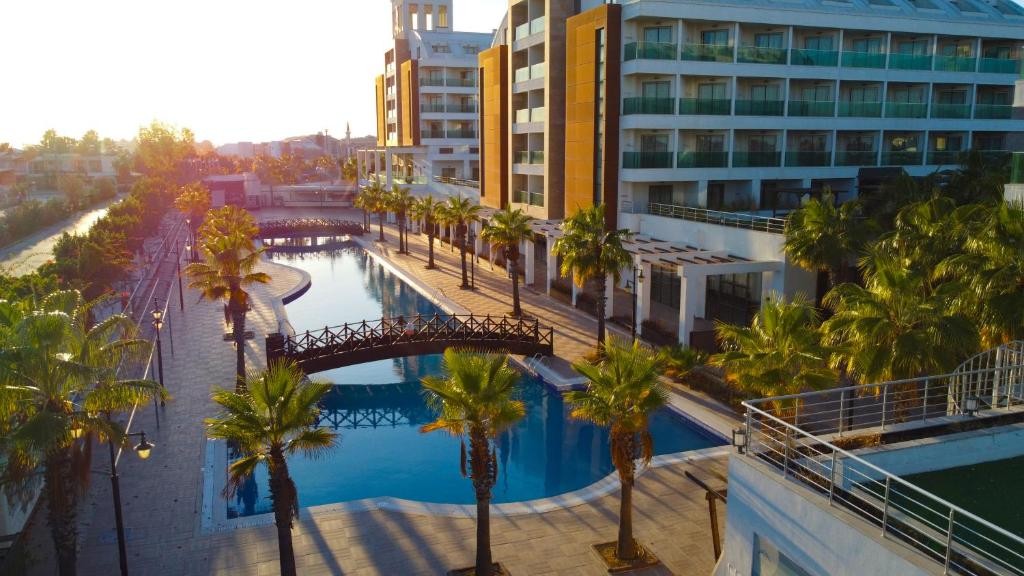 LINDA SUNNY BEACH HOTEL & SPA