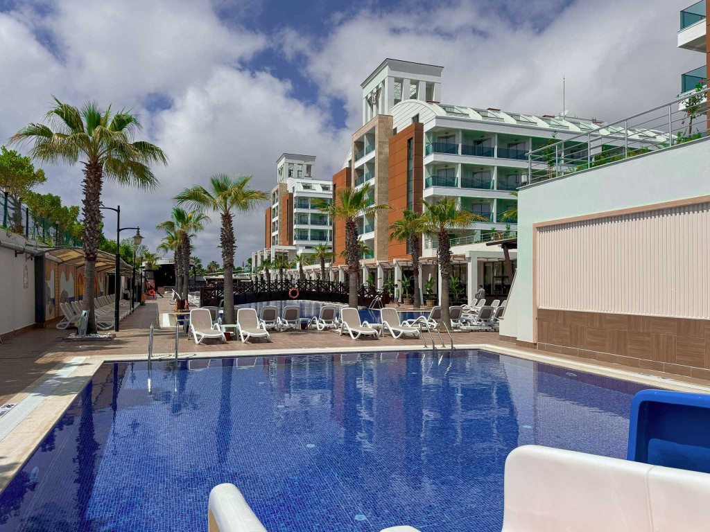 LINDA SUNNY BEACH HOTEL & SPA