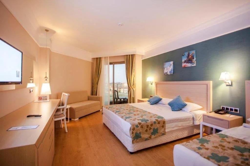 LINDA SUNNY BEACH HOTEL & SPA
