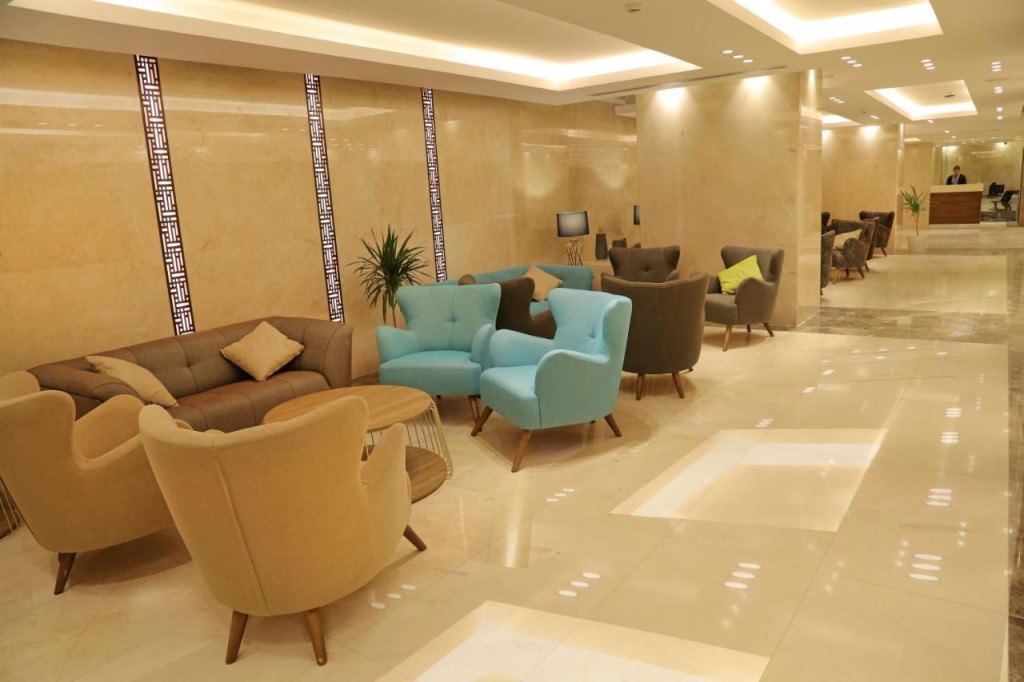 La Costa City Hotel