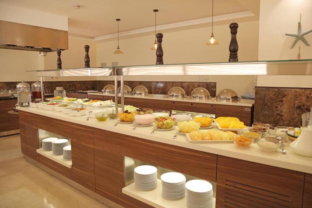 La Costa City Hotel