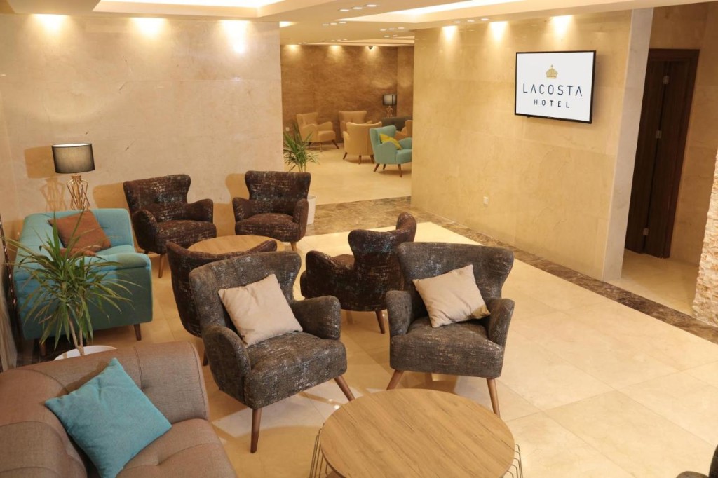 La Costa City Hotel