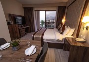 La Costa City Hotel