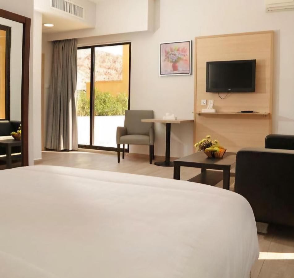 Golden Lutos Hotel