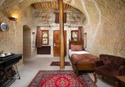ROMANTIC CAVE