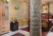 ROMANTIC CAVE