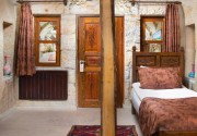 ROMANTIC CAVE