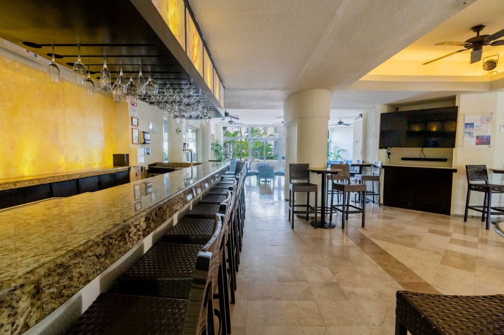 AQUAMARINA BEACH HOTEL CANCUN