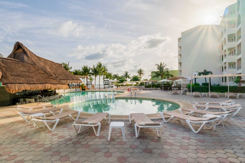 AQUAMARINA BEACH HOTEL CANCUN