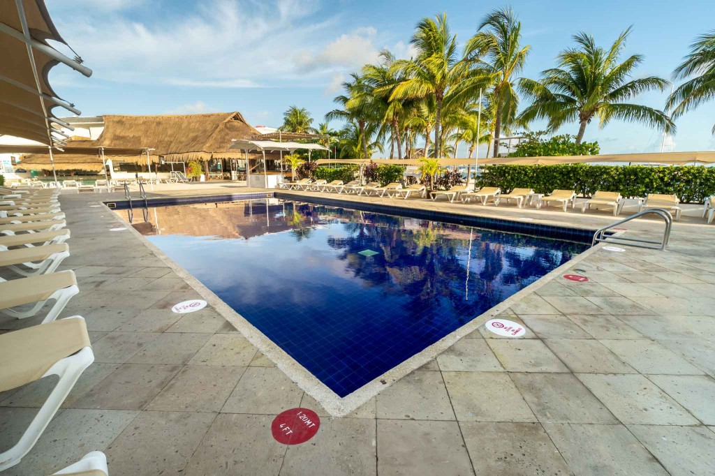 AQUAMARINA BEACH HOTEL CANCUN
