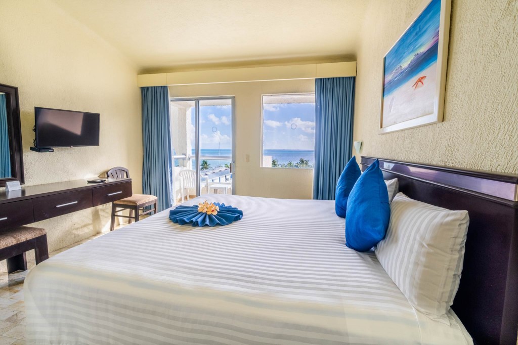 AQUAMARINA BEACH HOTEL CANCUN