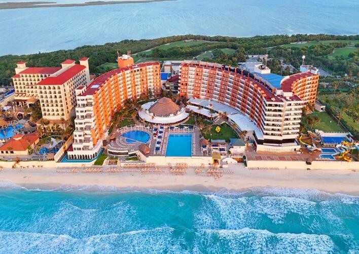 CROWN PARADISE CLUB CANCUN