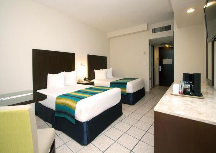 CROWN PARADISE CLUB CANCUN