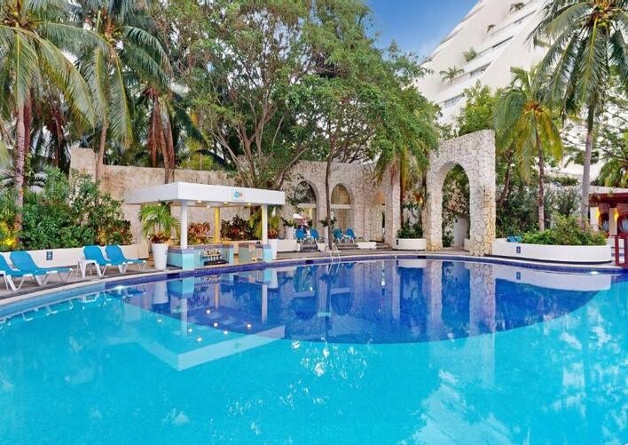 GRAND OASIS PALM