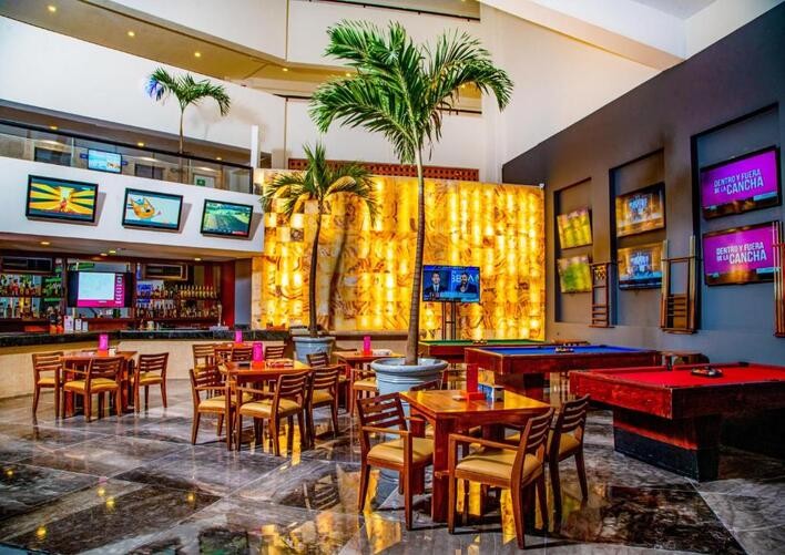 GRAND OASIS PALM