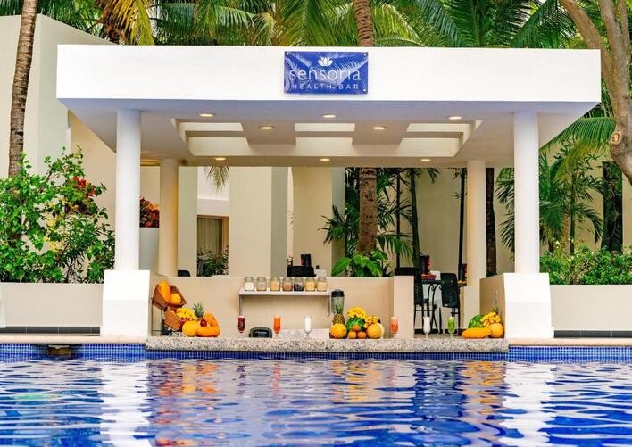 GRAND OASIS PALM