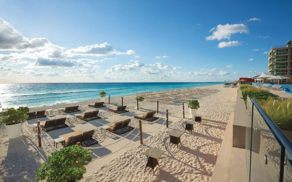 HARD ROCK HOTEL CANCUN