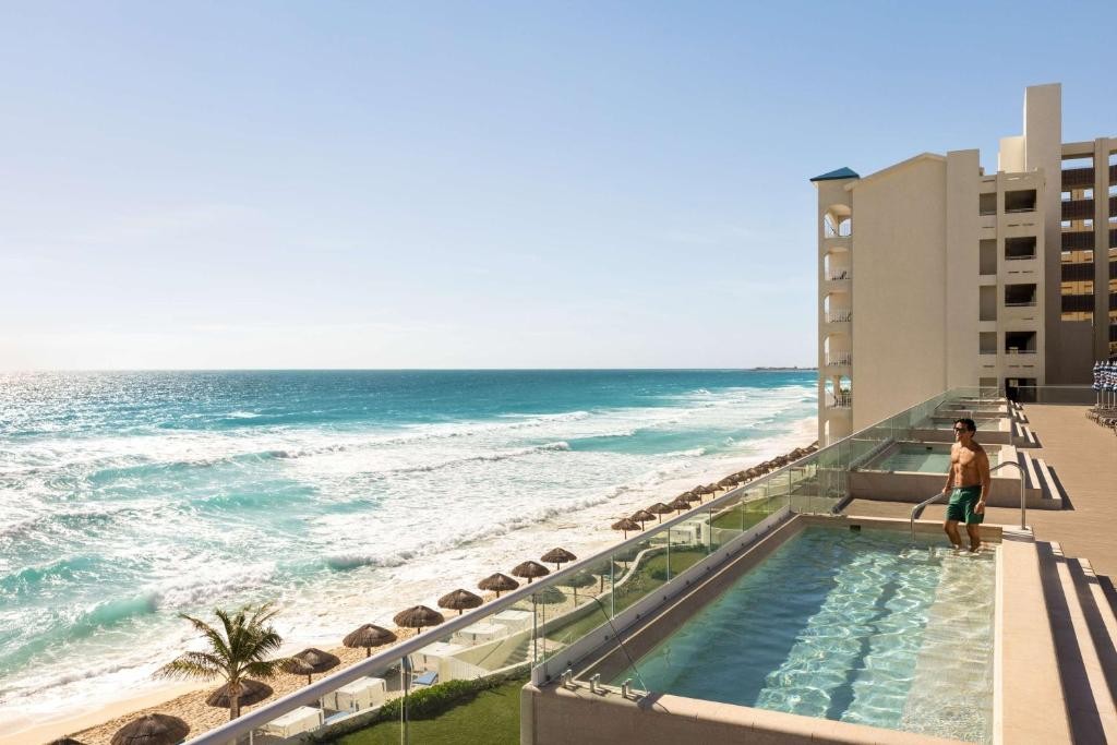 HILTON CANCUN MAR CARIBE ALL-INCLUSIVE RESORT