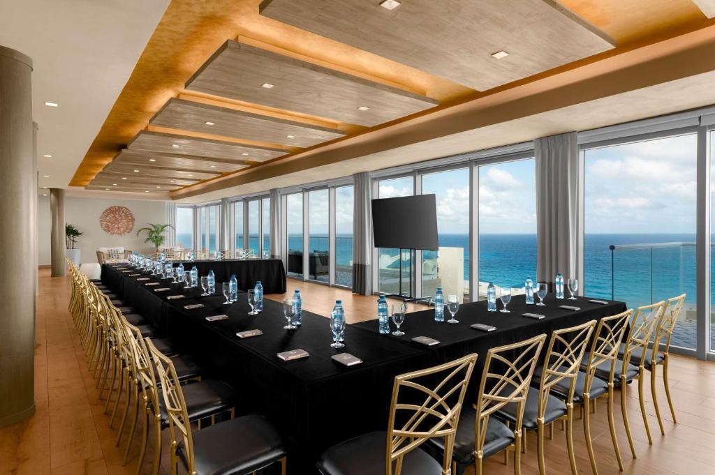 HILTON CANCUN MAR CARIBE ALL-INCLUSIVE RESORT