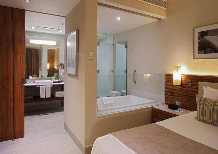 HOTEL EMPORIO CANCUN WITH OPTIONAL ALL INCLUSIVE