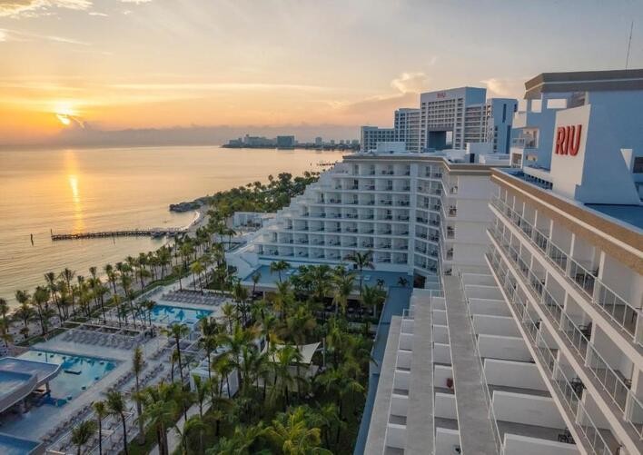 HOTEL RIU CARIBE