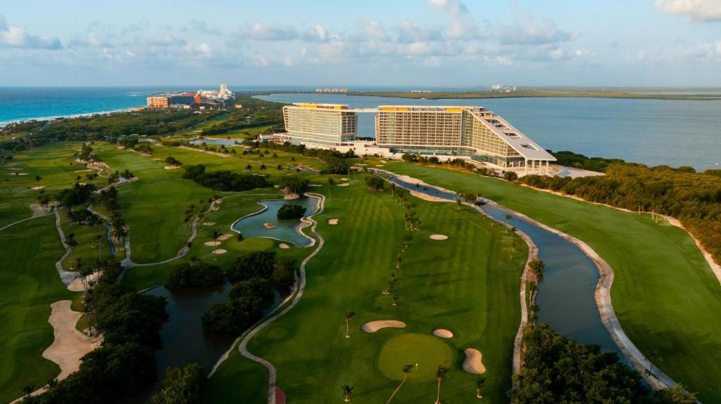 HYATT VIVID GRAND ISLAND
