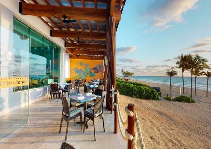 PARK ROYAL BEACH CANCUN