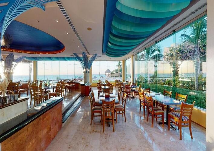 PARK ROYAL BEACH CANCUN