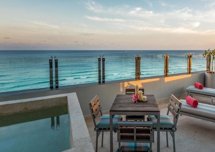 PARK ROYAL BEACH CANCUN