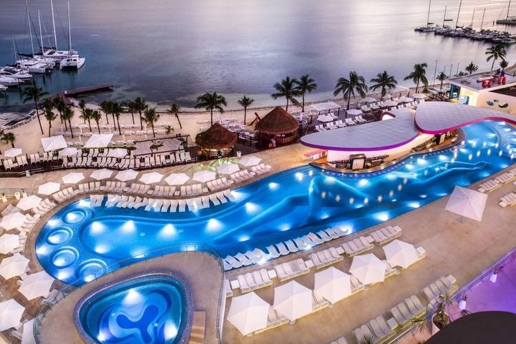 TEMPTATION CANCUN RESORT