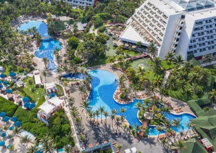 THE PYRAMID CANCUN