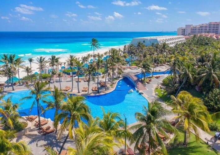 THE PYRAMID CANCUN