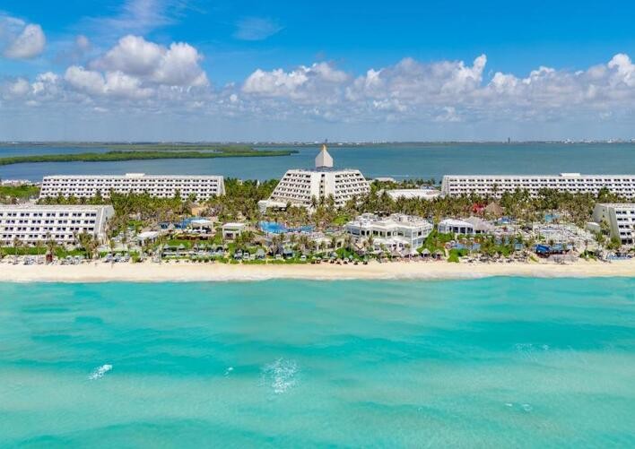 THE PYRAMID CANCUN