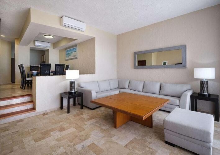 WYNDHAM GRAND CANCUN ALL INCLUSIVE RESORT & VILLAS